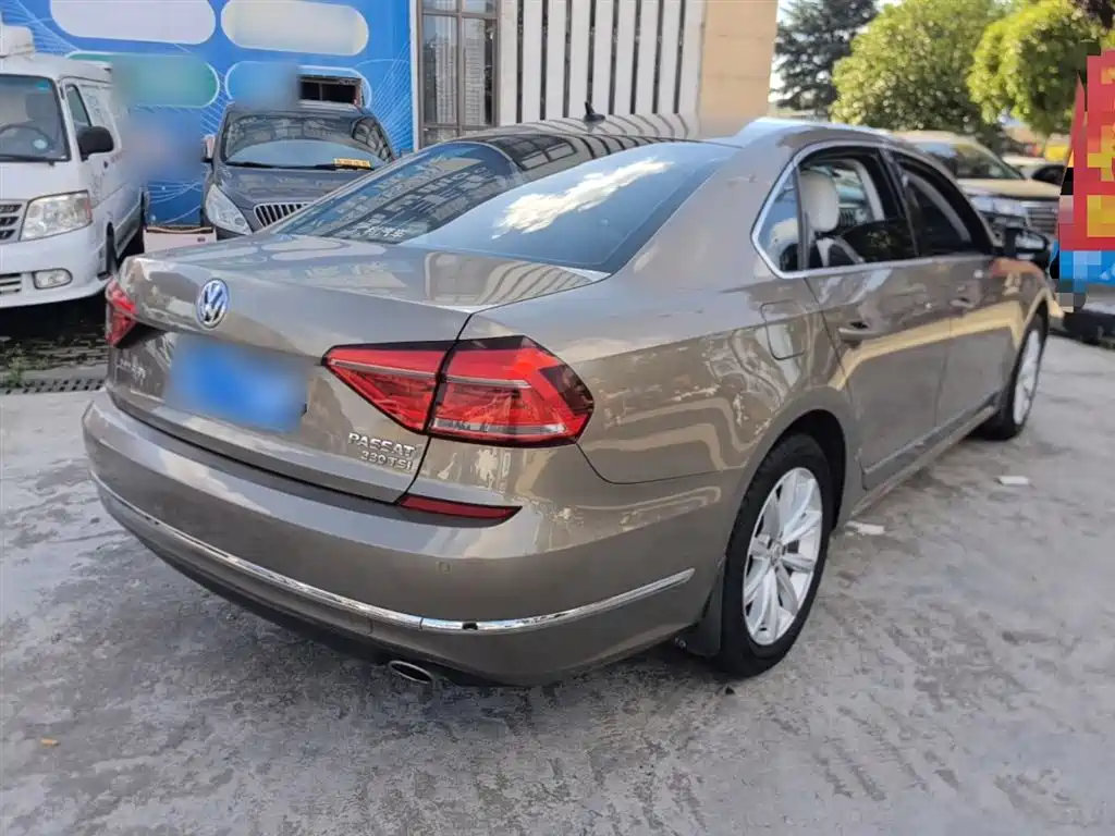 Volkswagen Passat 2017 330TSI DSG Prestige фото 7