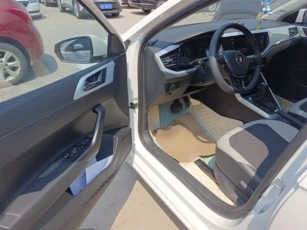 Volkswagen Polo 2021 Plus 1.5L Automatic Colorful Tech Edition фото 16