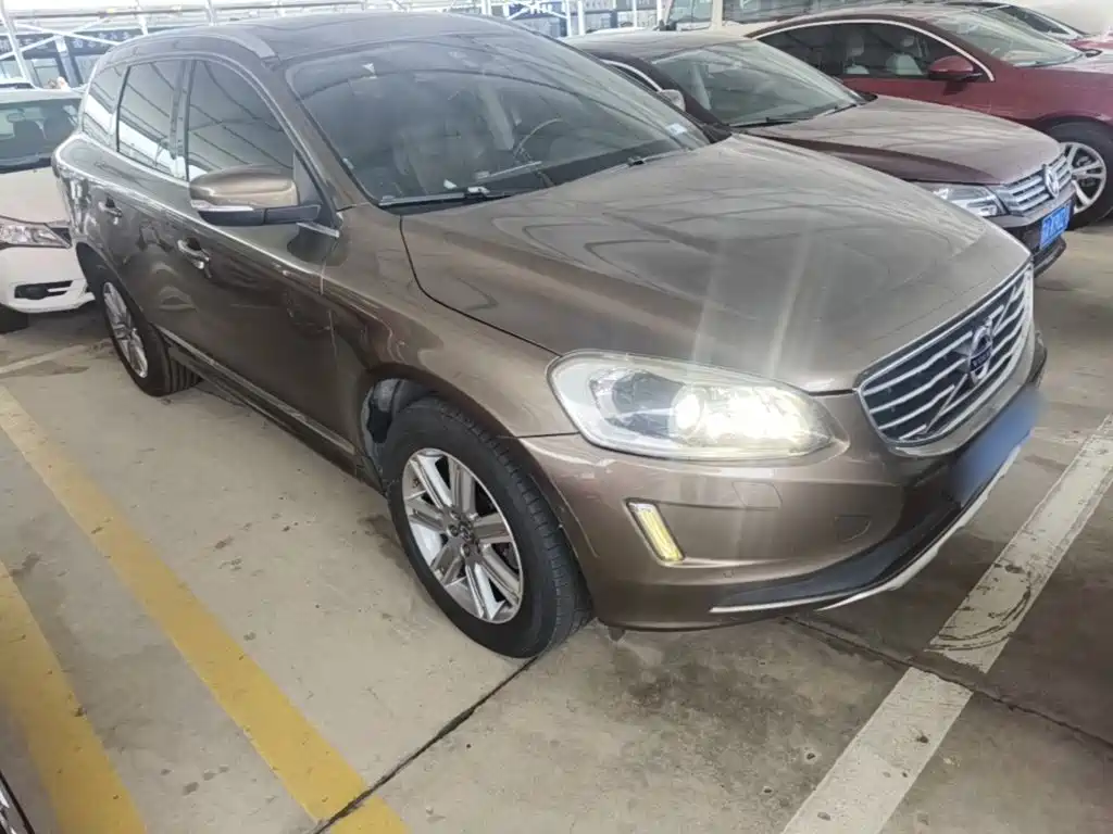 Фото 4 - Volvo XC60