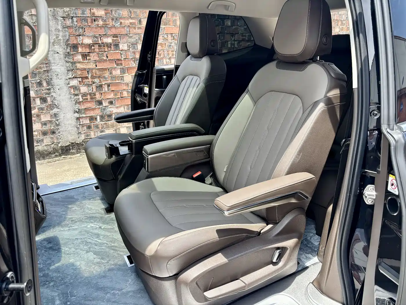 Volkswagen Viloran 2024 380TSI Prestige Edition фото 14