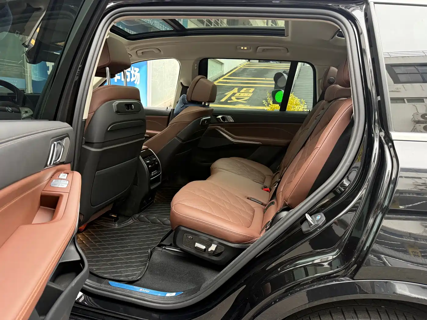 BMW X7 2023 xDrive40i Leading Luxury Package фото 4