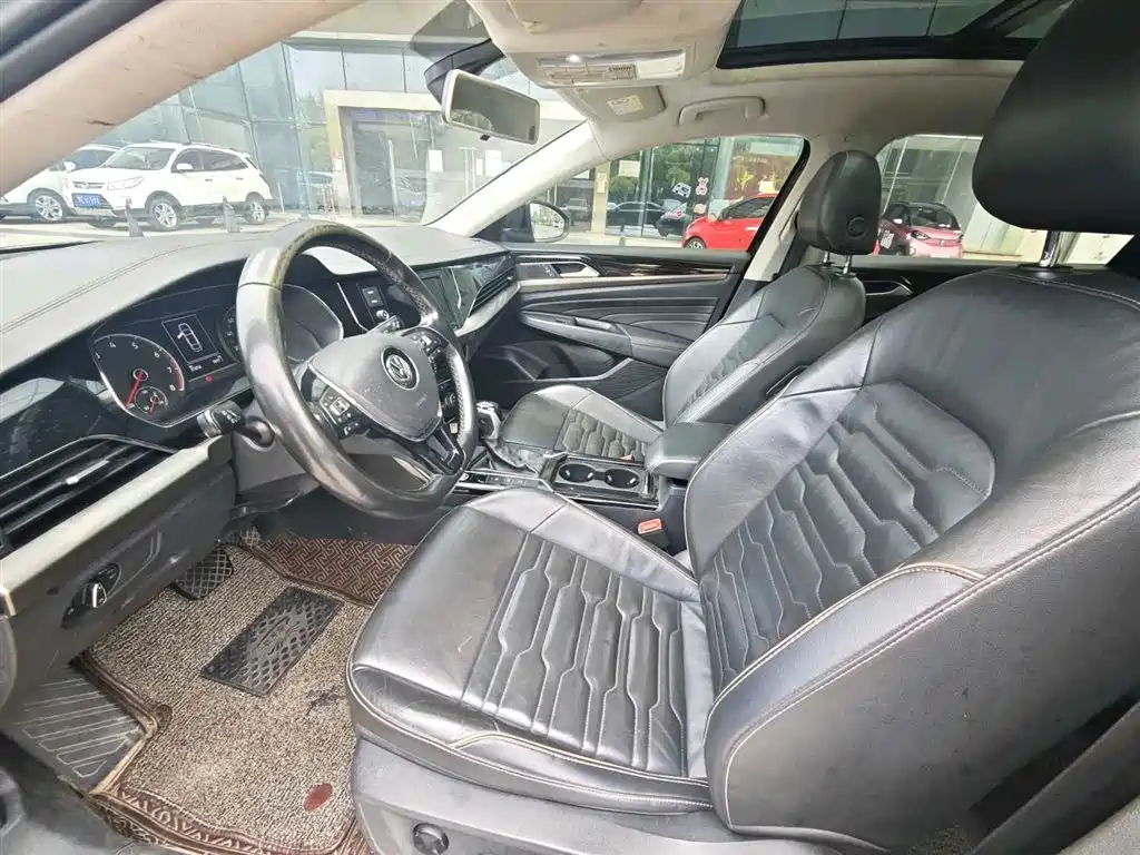 Volkswagen Passat 2019 330TSI Elite Version China VI фото 3