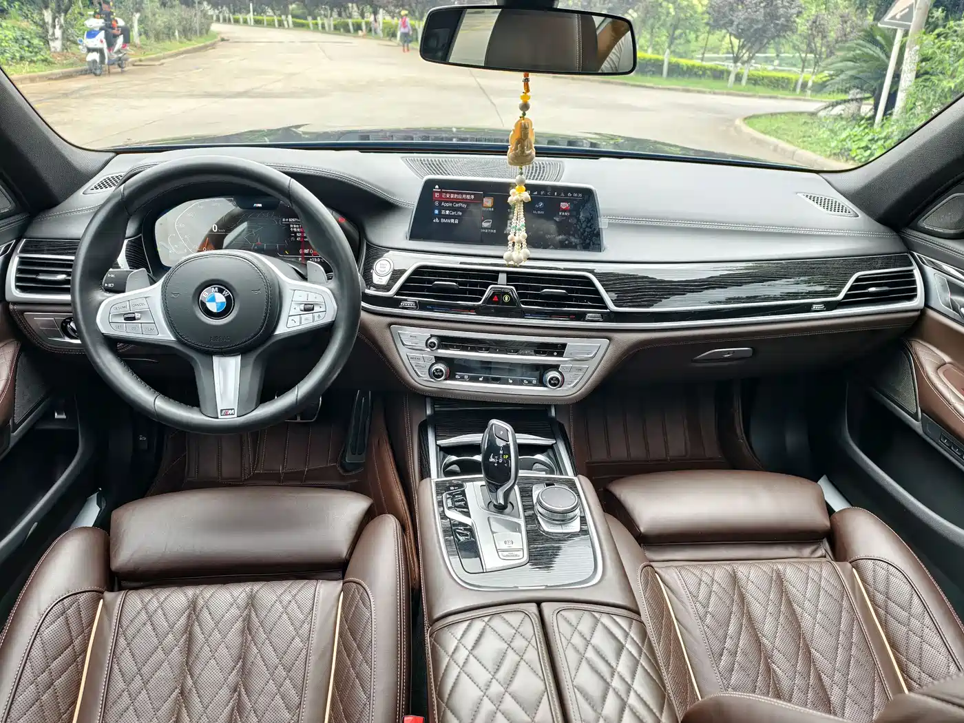 BMW 7 Series 2021 Model 740Li Leading M Sport Package фото 6