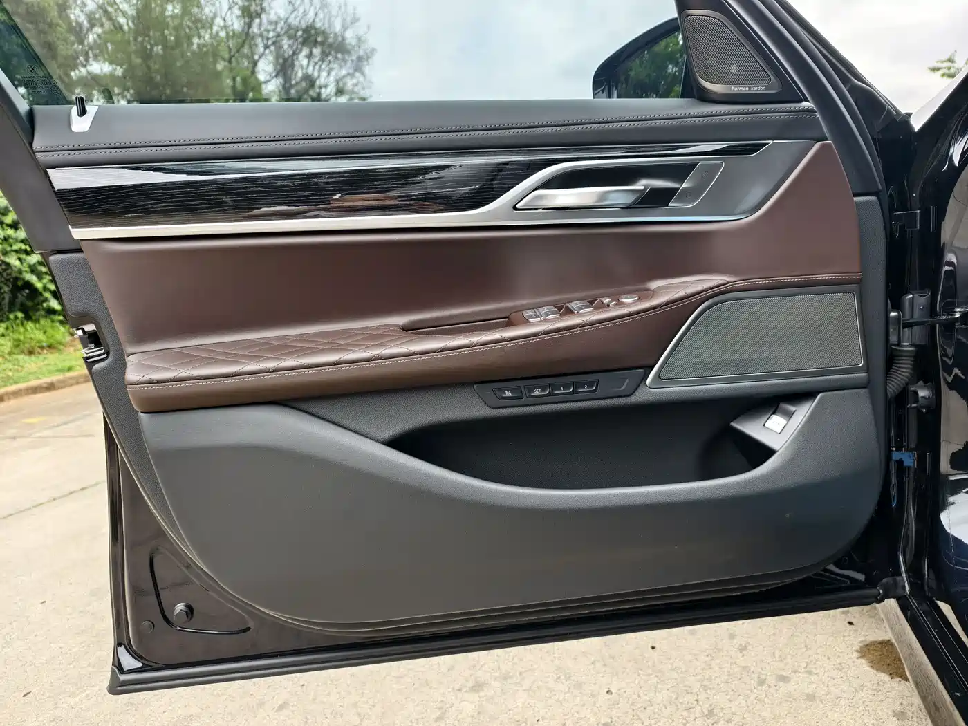 BMW 7 Series 2021 Model 740Li Leading M Sport Package фото 12