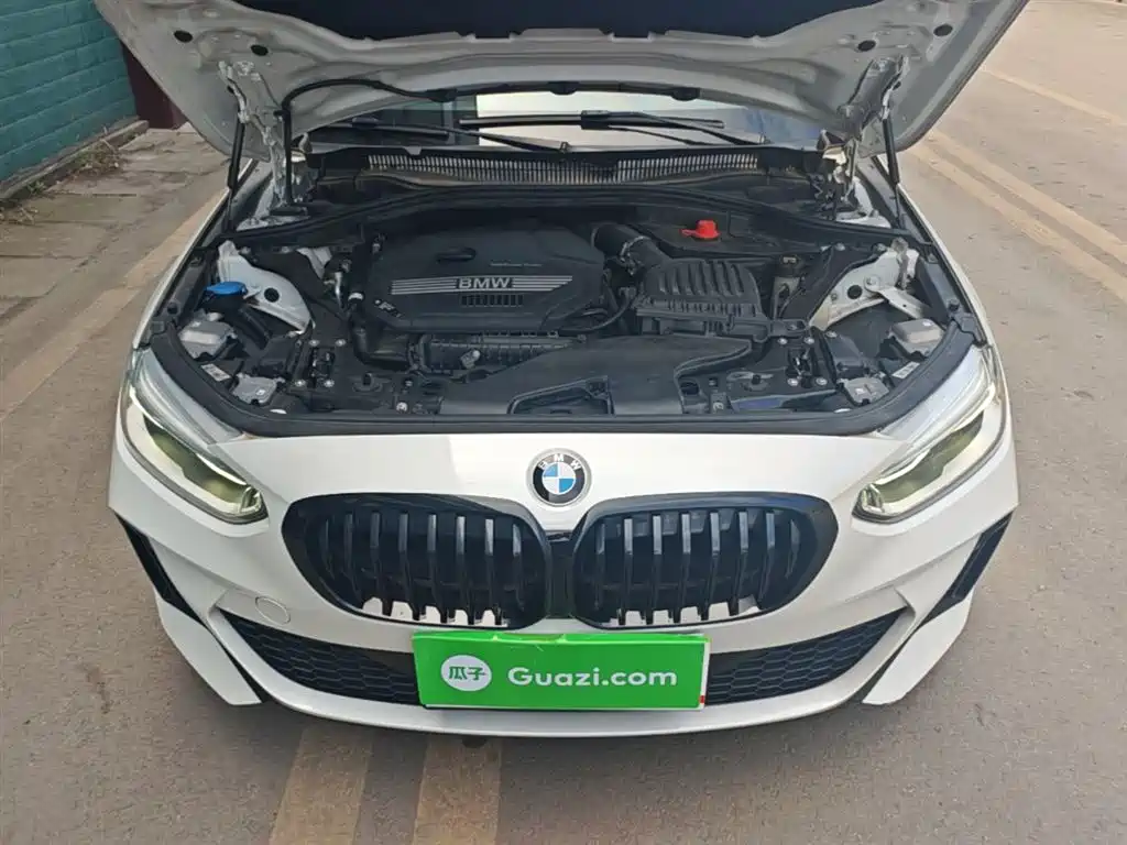 BMW 1-SERIES