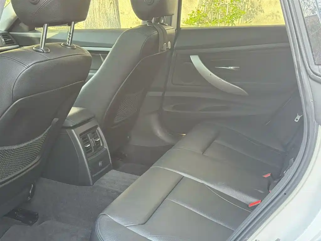 BMW 3 Series GT 2014 320i Leading Edition фото 8
