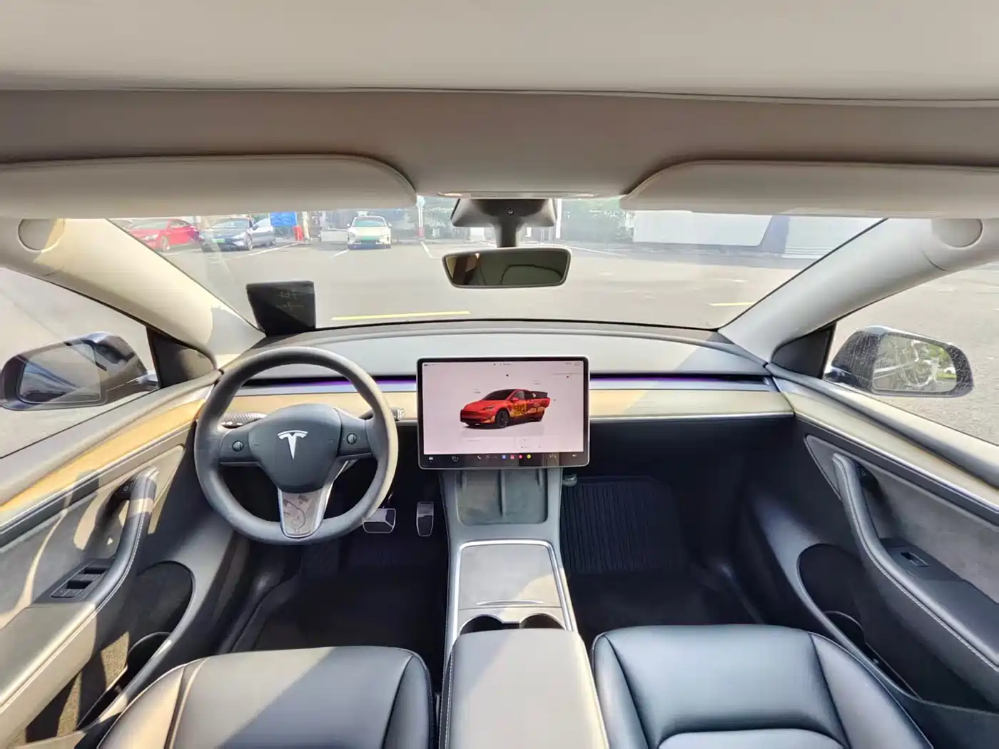 TESLA MODEL Y