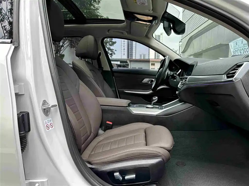 BMW 3 Series 2020 325Li M Sport Black Night Package фото 6