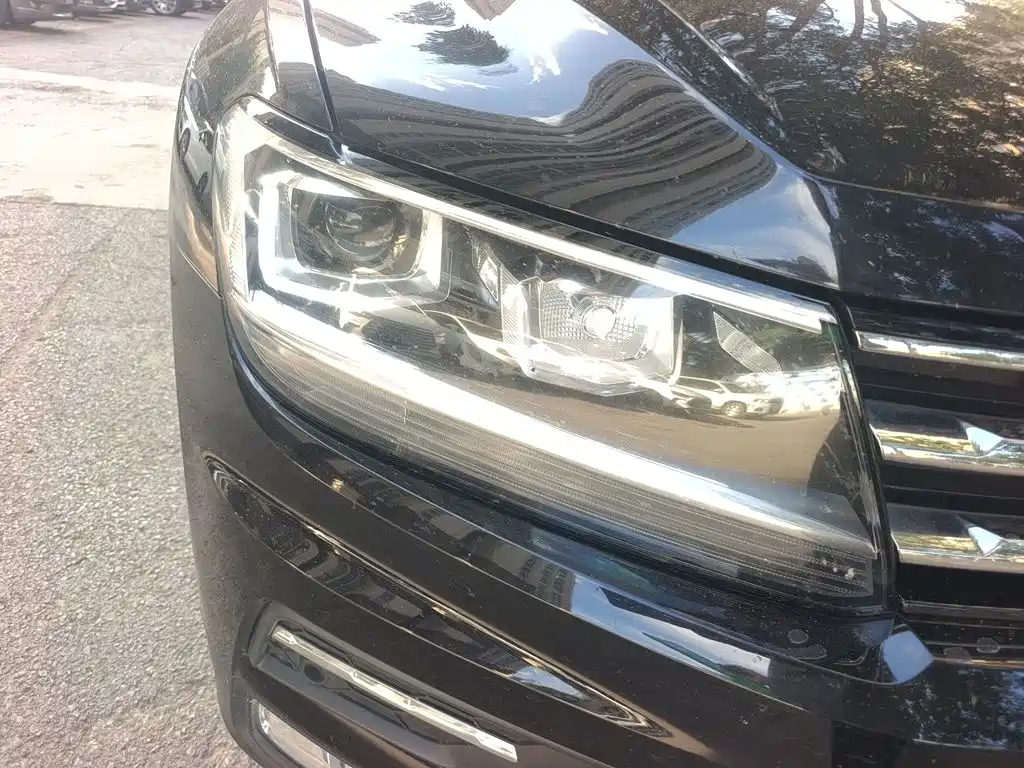 Фото 7 - Volkswagen Tiguan L