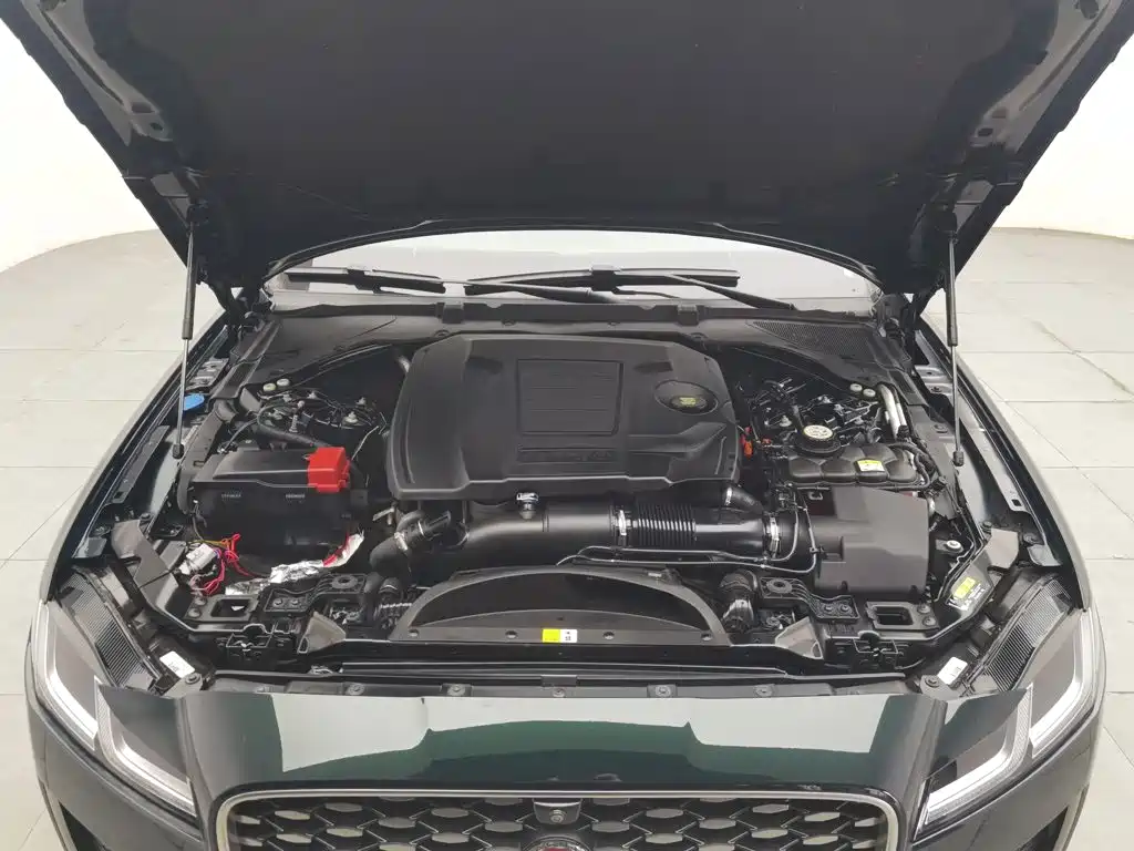 Jaguar XFL, миниатюра 6