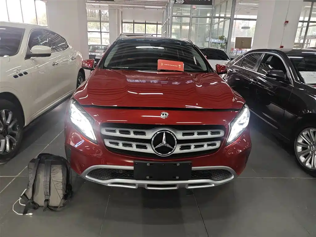 Mercedes-Benz GLA 2017 GLA 200 Fashion фото 3