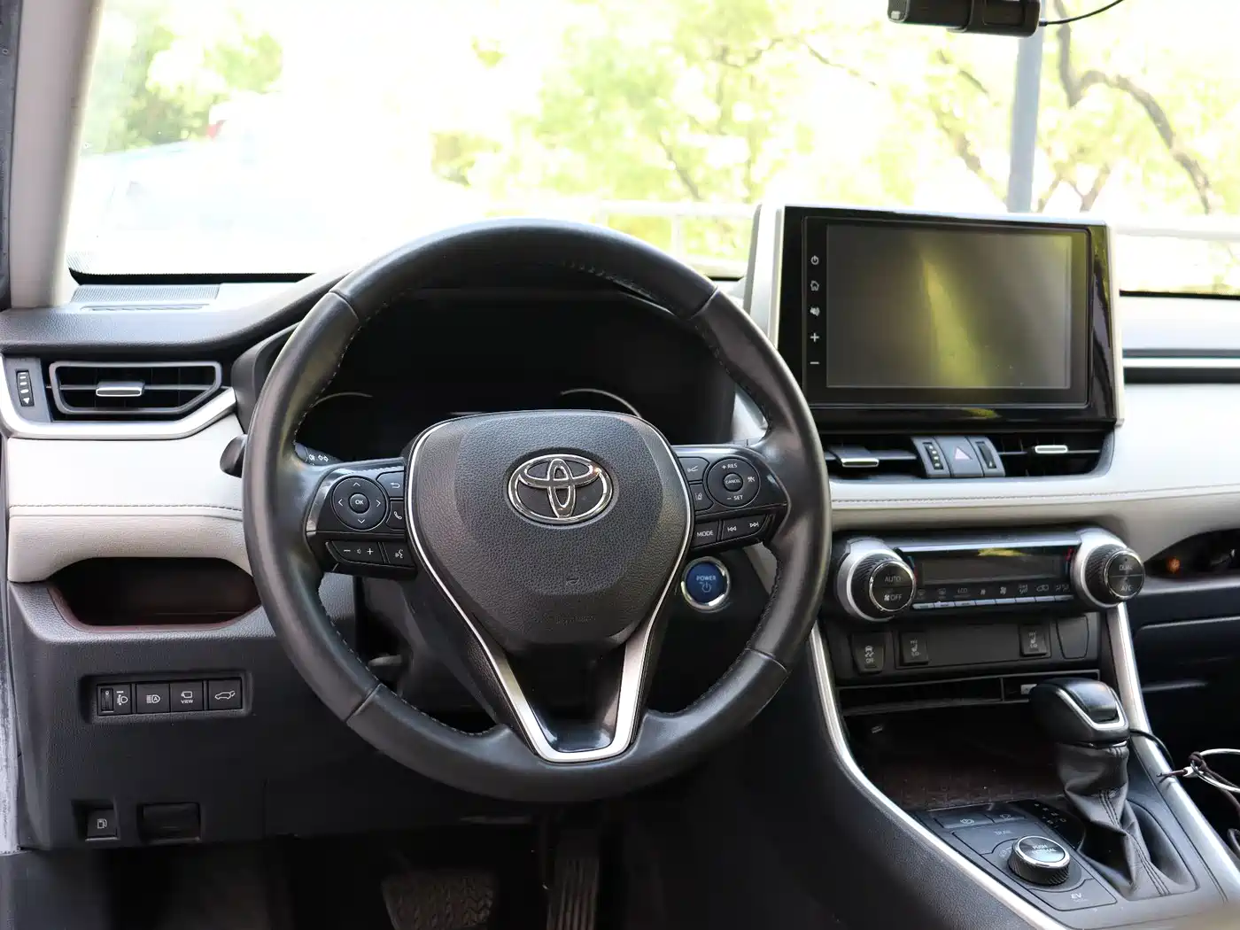 Toyota RAV4 Rongfang 2020 Hybrid 2.5L E-CVT AWD Flagship Edition фото 11