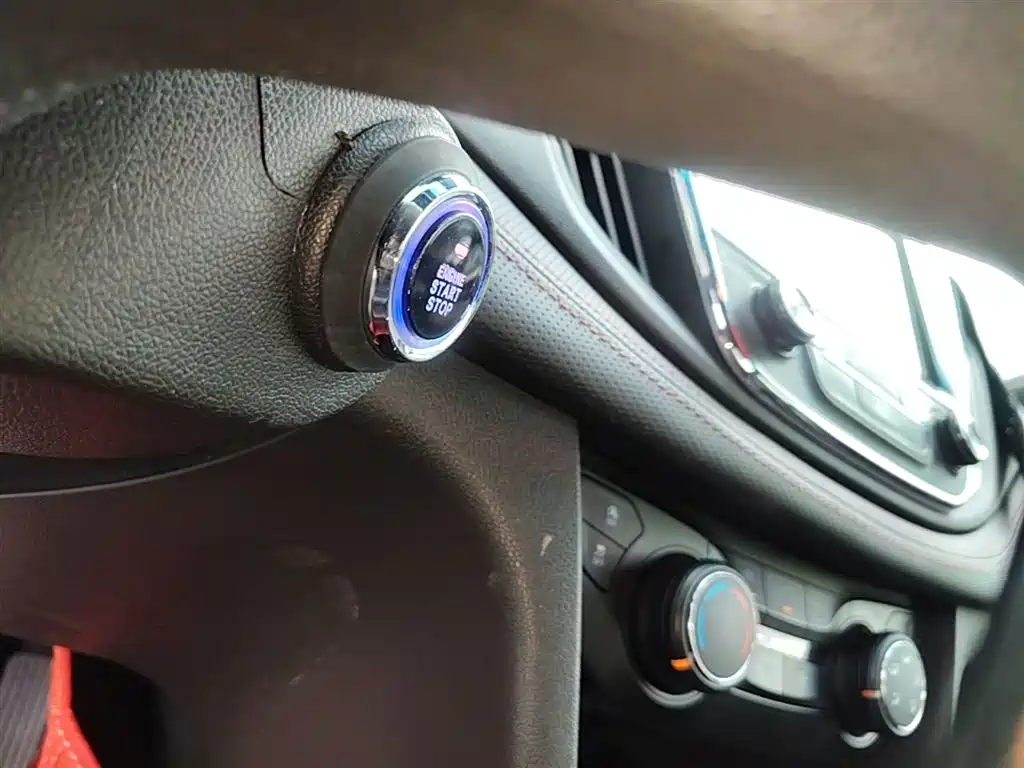 Chevrolet Monza 2019 RS 330T Auto Smooth Edition China VI фото 9