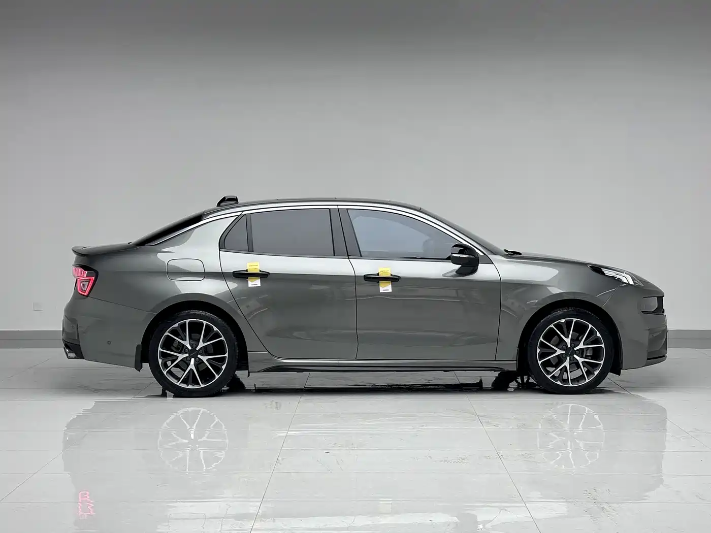 Lynk & Co 03 2021 2.0TD Auto Jin Champion Edition фото 7