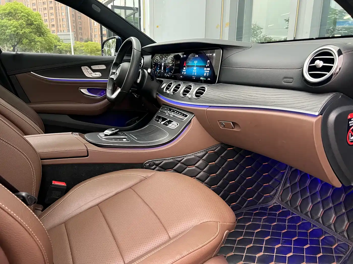 Mercedes-Benz E-Class 2023 E 300 L Sport Luxury фото 14
