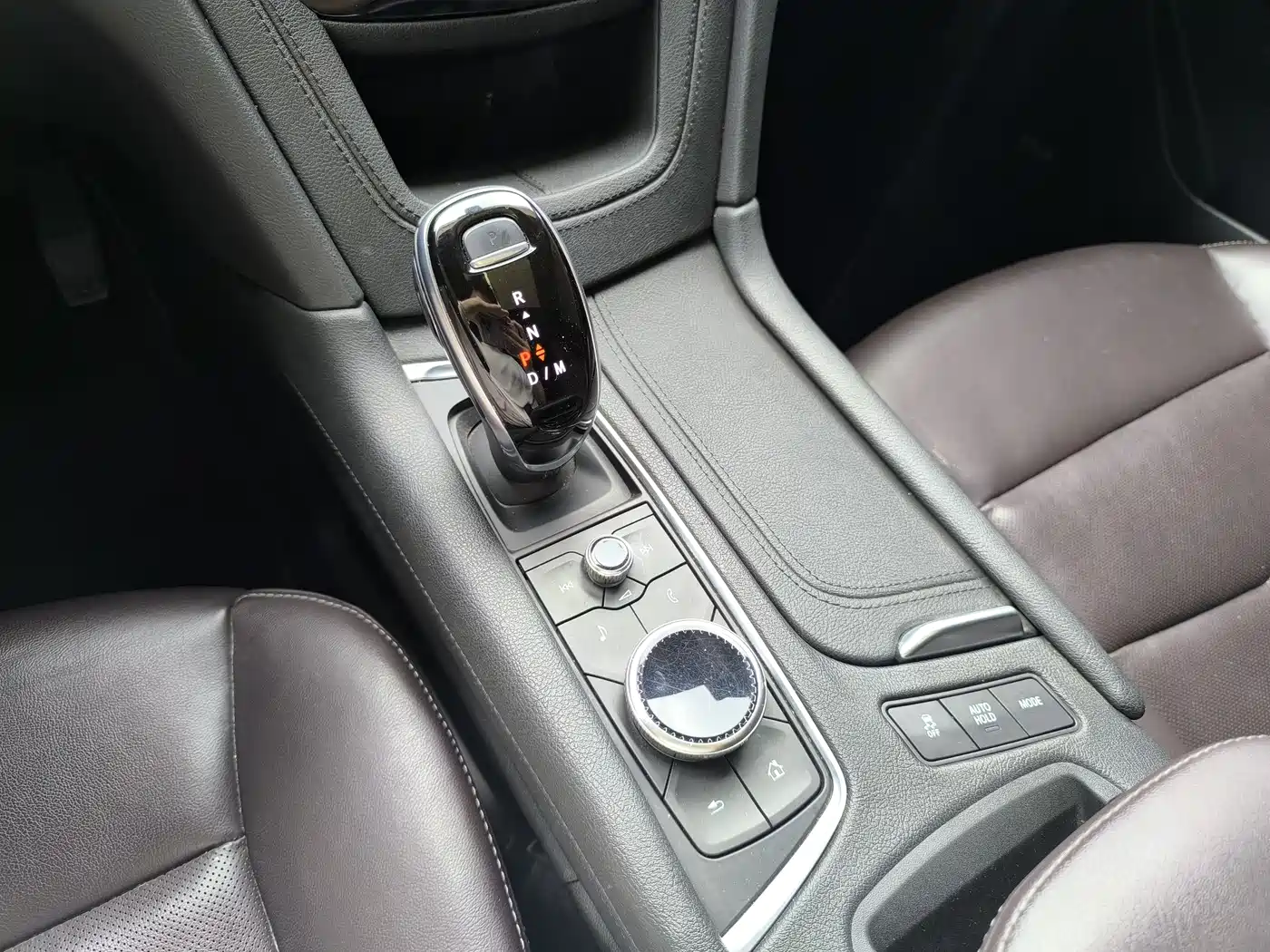 Cadillac XT6 2021 2.0T 6-seater 4WD Luxury фото 17