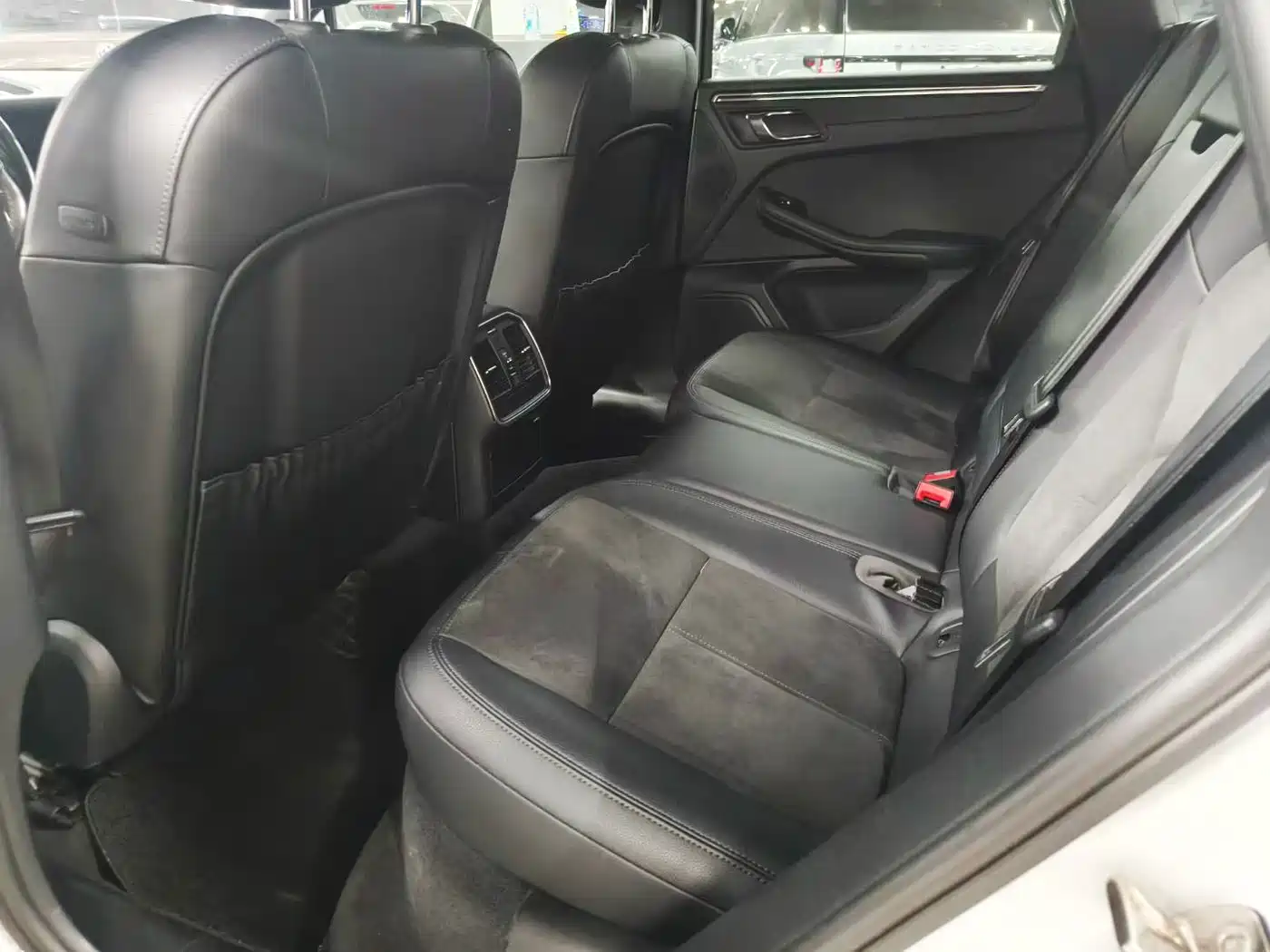Porsche Macan 2016 Macan 2.0T фото 11