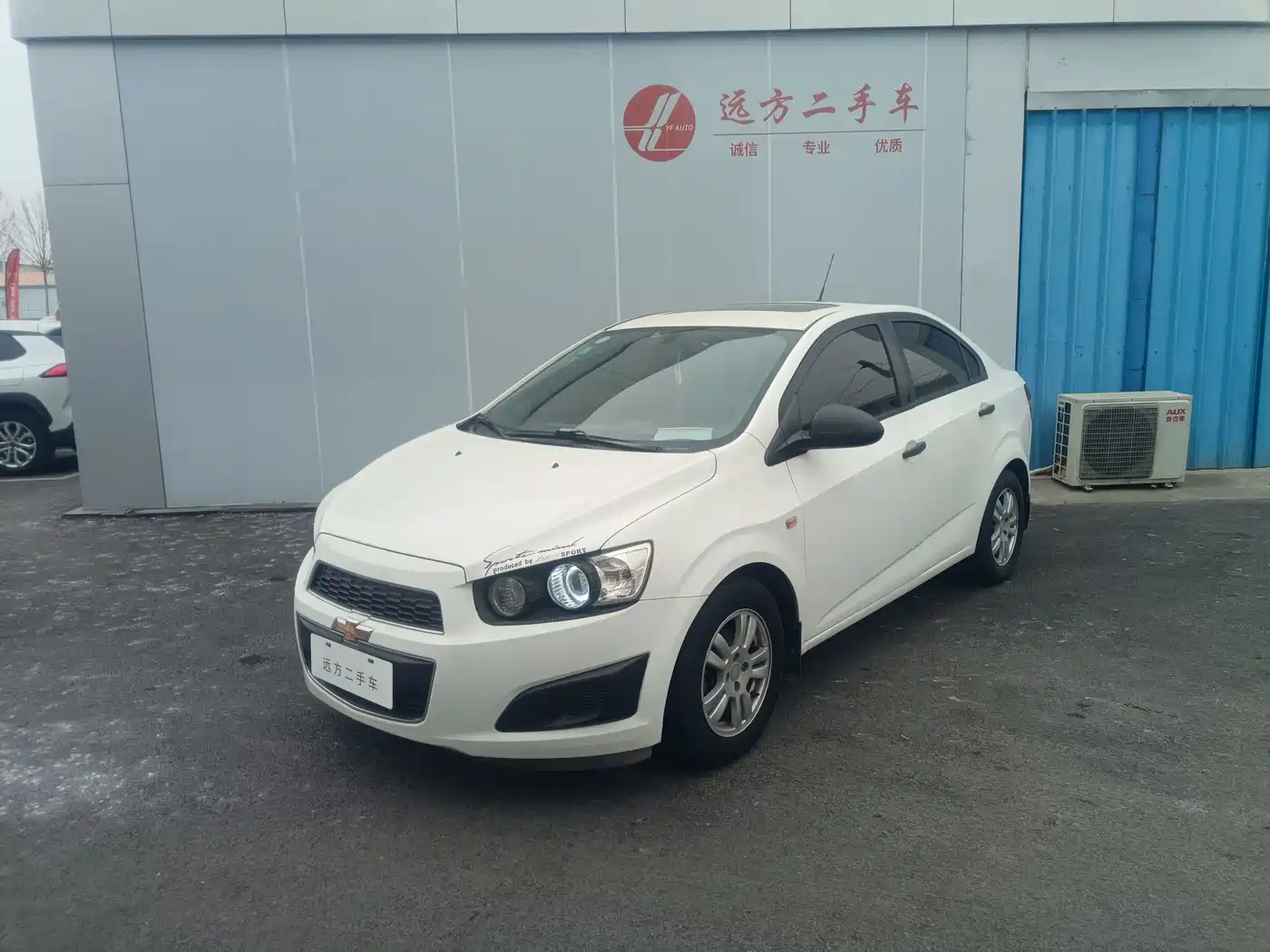 Chevrolet Aveo 2013 Sedan 1.4L AT Sunroof Edition