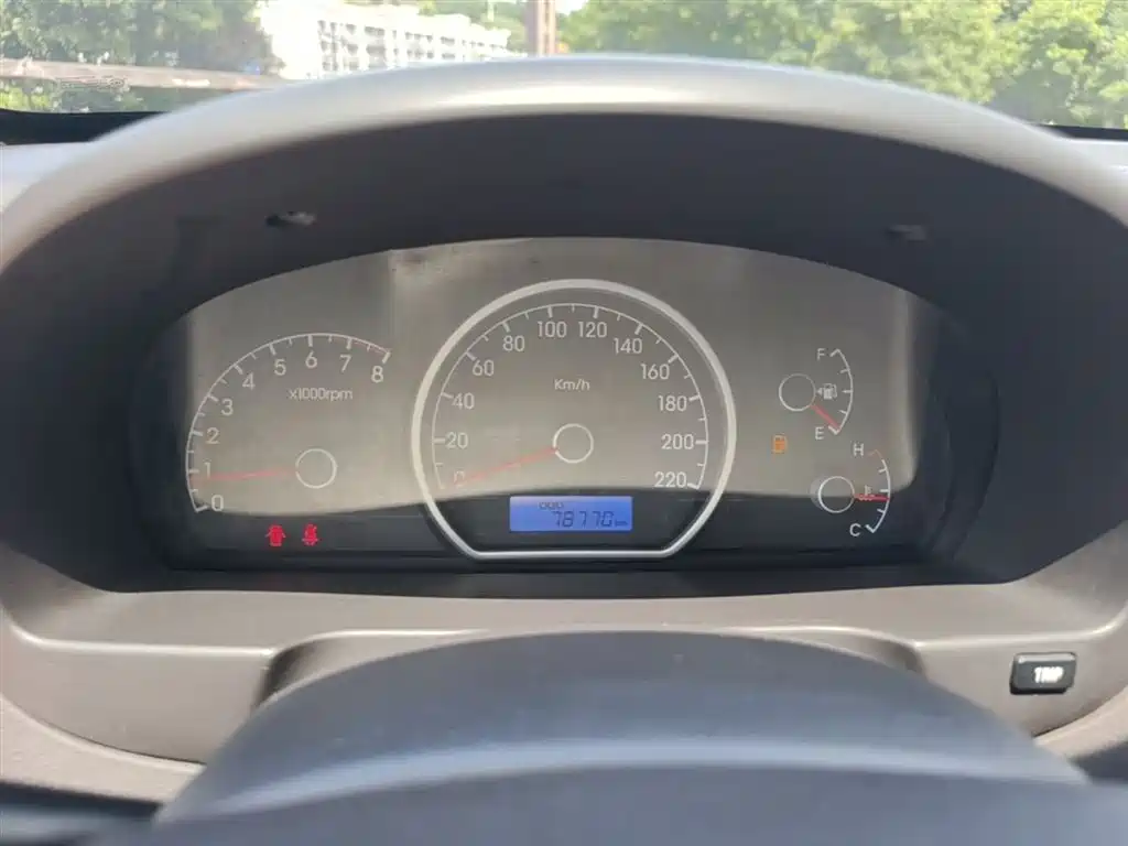 Hyundai Elantra 2016 1.6L Manual Family Joy Sunroof Edition фото 12