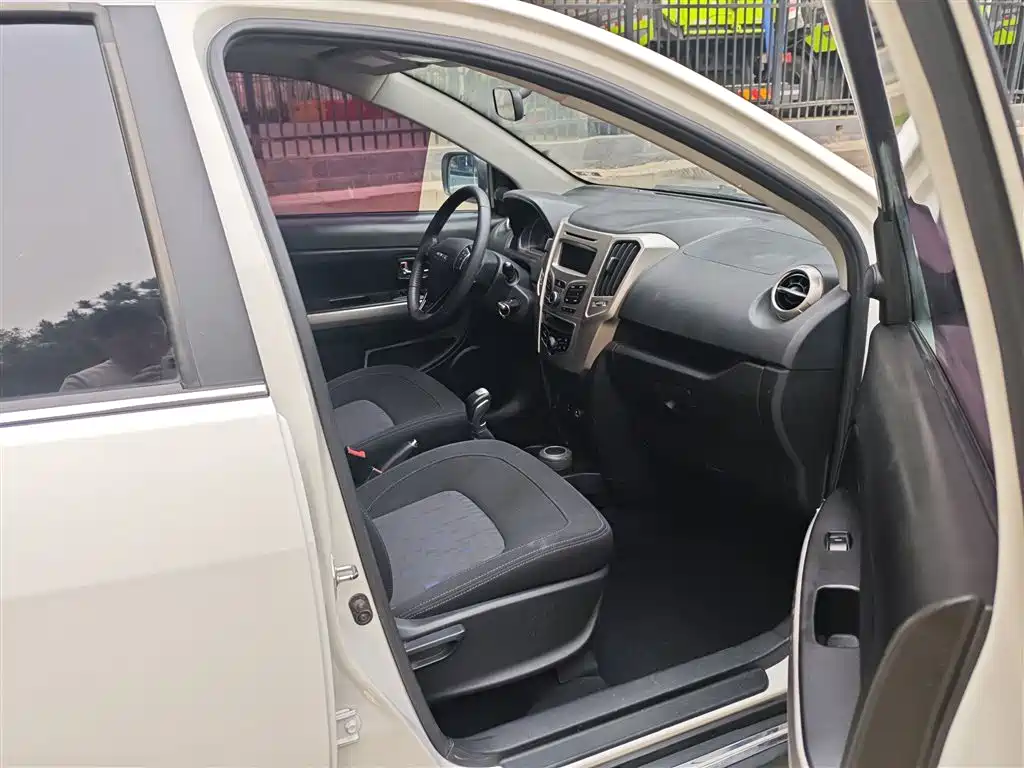 Haval H1 2016 Red Label 1.5L AMT Comfort фото 25