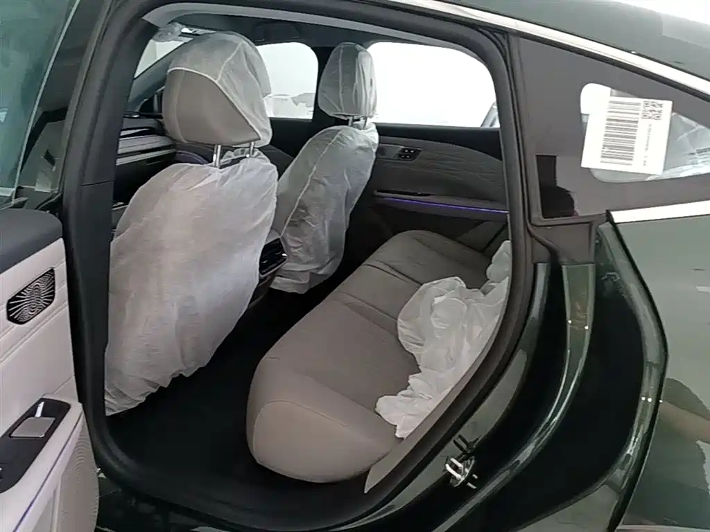 Geely Galaxy Galaxy Xingyao 8 2025 130km EM-i Premium Edition фото 17