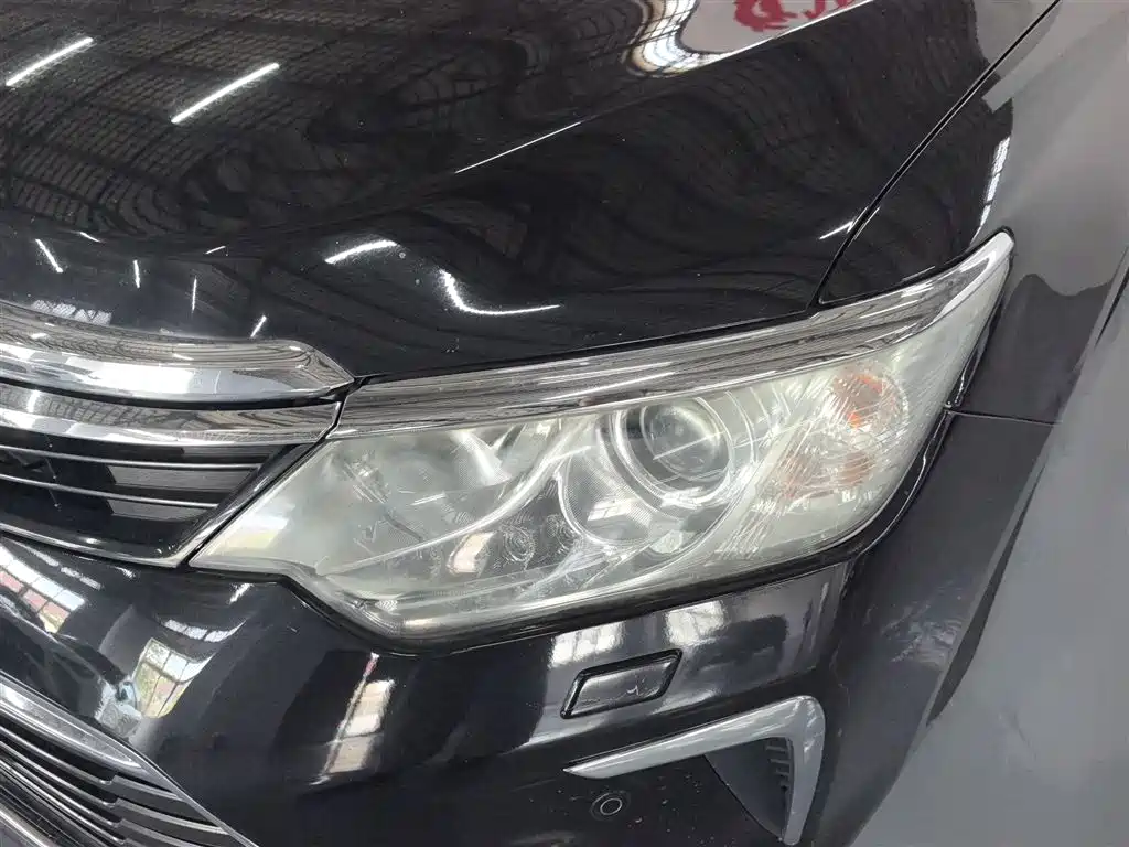 Toyota Camry 2016 2.0G 10th Anniversary Luxury Edition фото 3