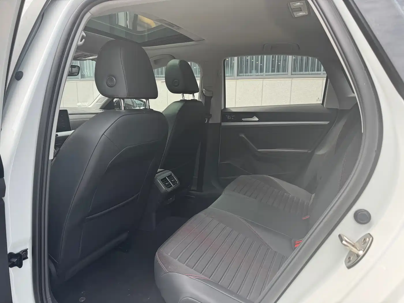 Volkswagen Lavida 2023 280TSI DSG Starlight Comfort Edition фото 6