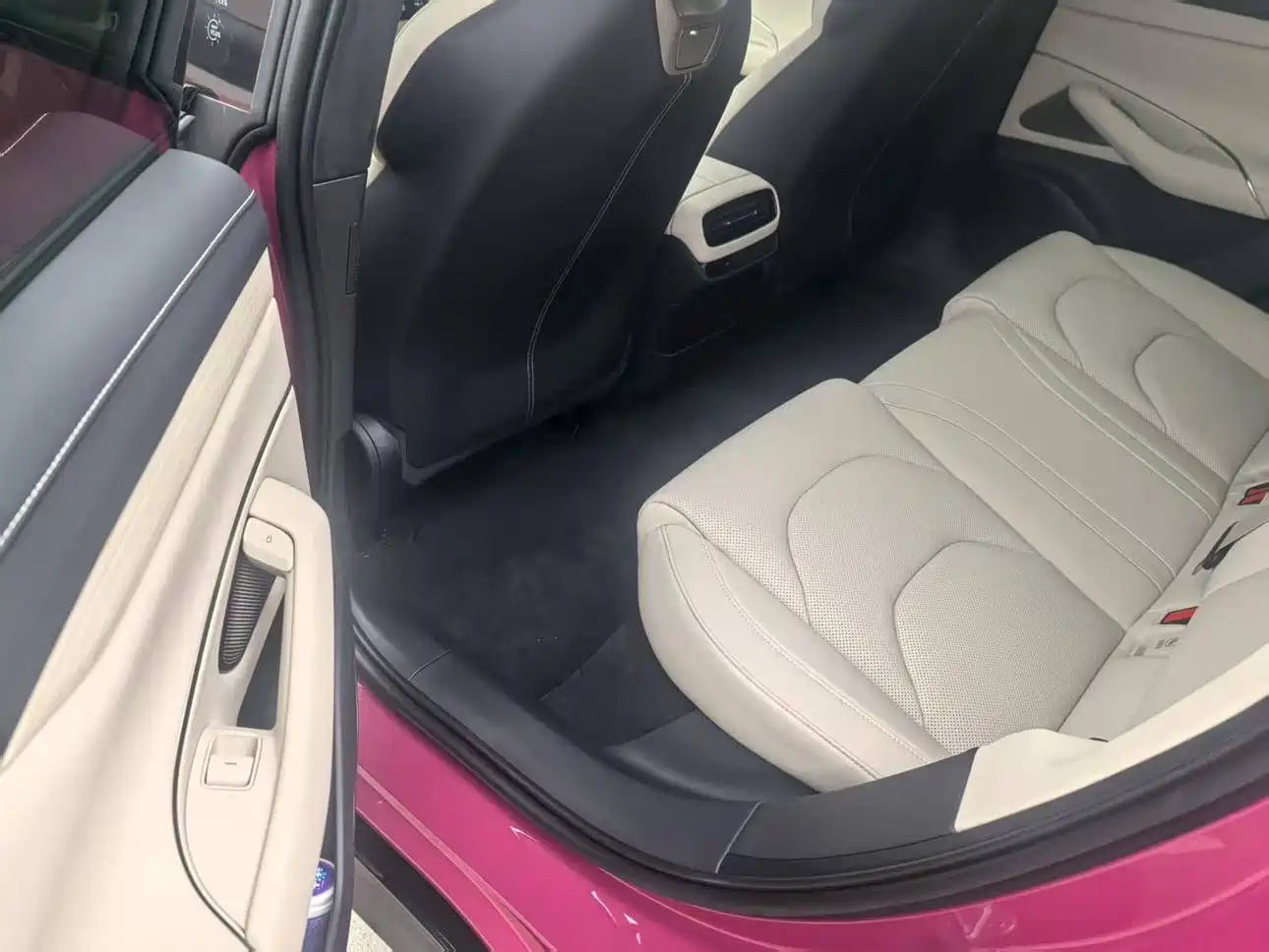 Xiaomi Auto Xiaomi SU7 2024 AWD Extended Range Advanced Smart Driving Max Edition фото 7