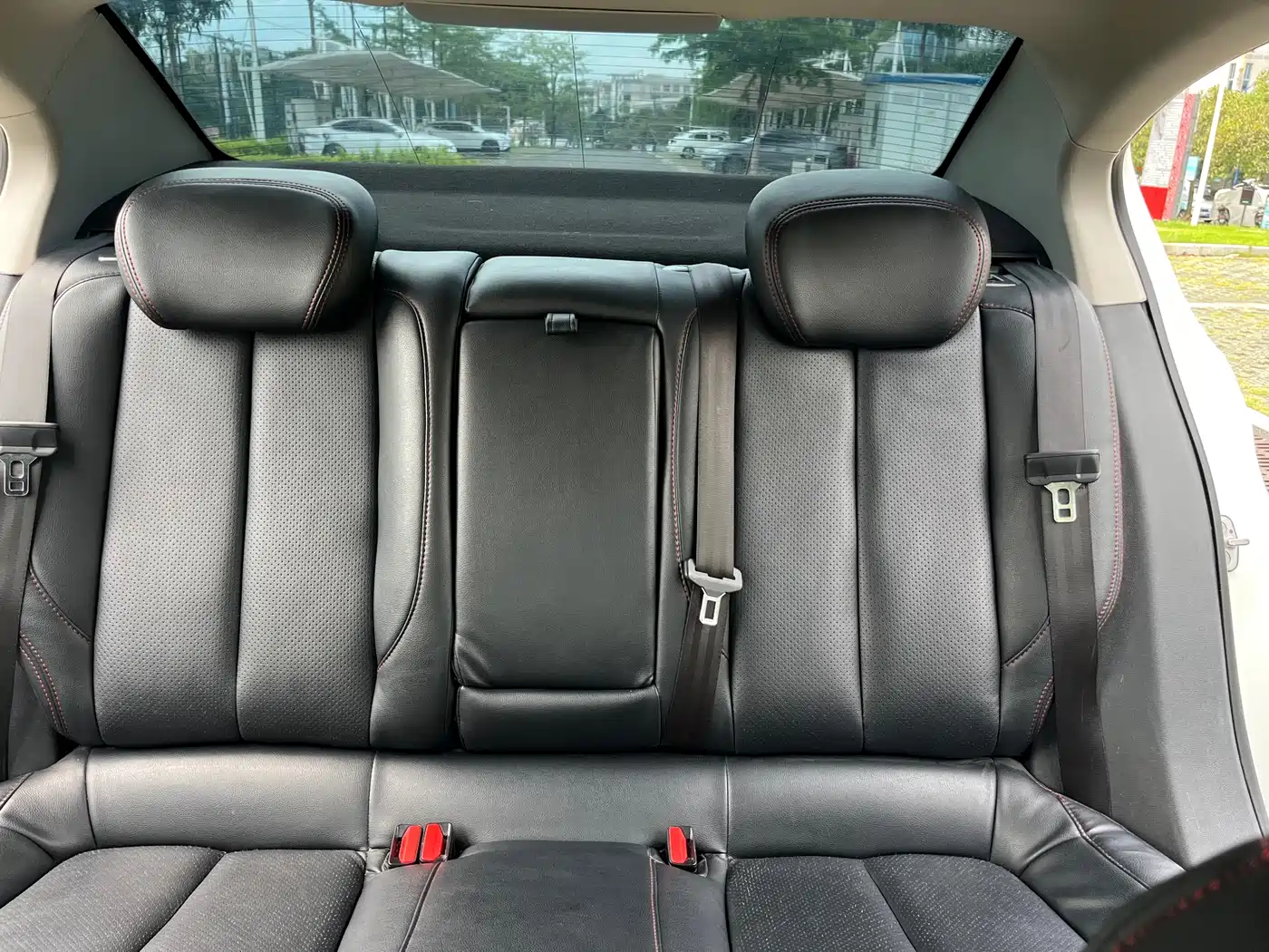 Peugeot 408 2016 1.6T Automatic Luxury Edition фото 17