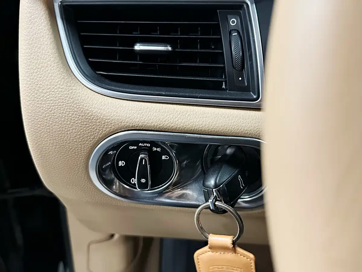 Porsche Macan 2014 Macan 2.0T фото 12