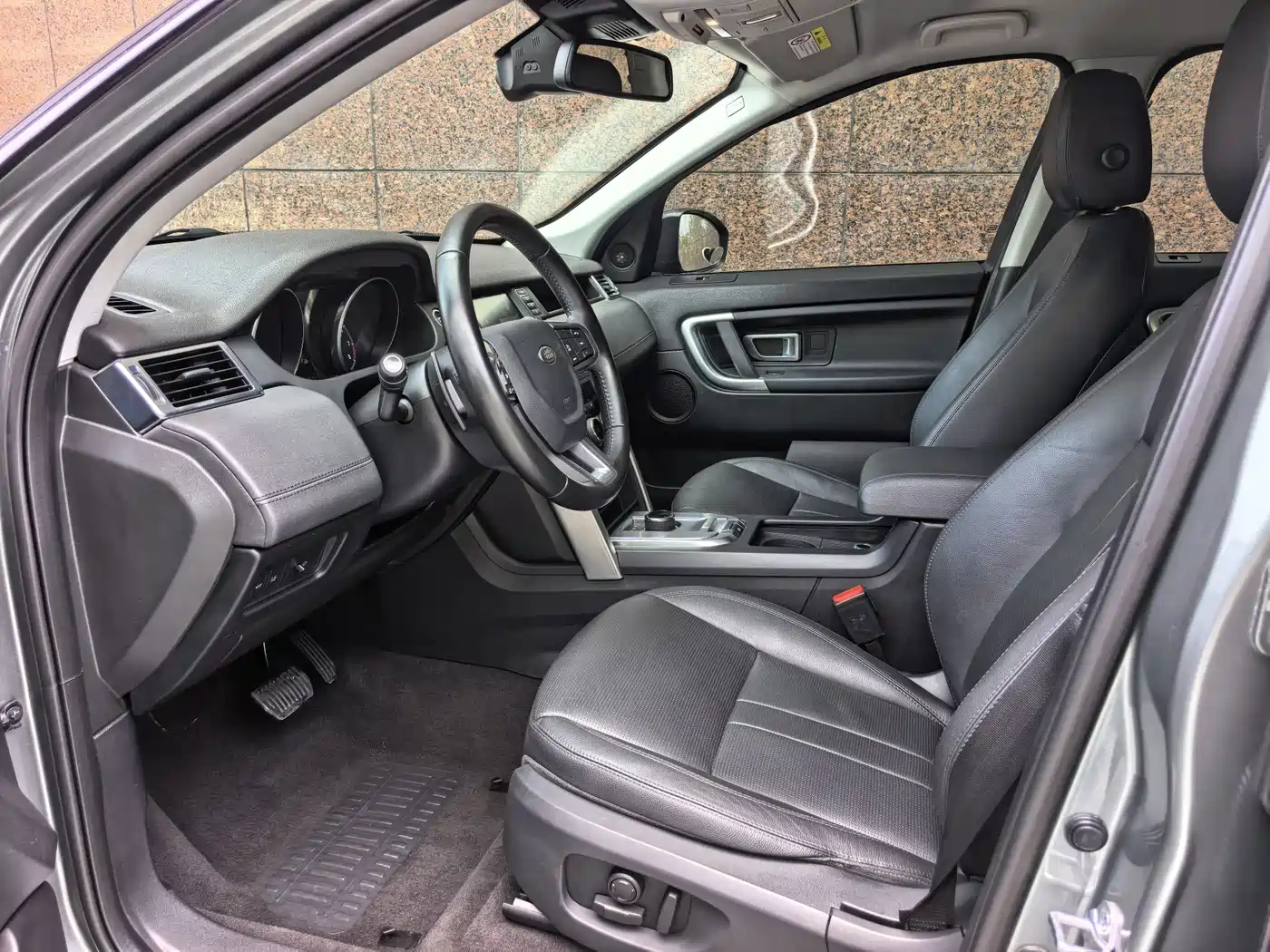 Фото 10 - Land Rover Discovery Sport