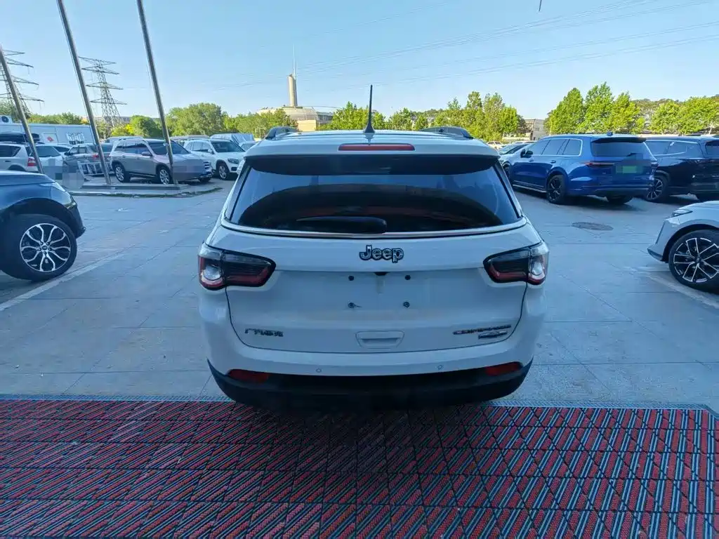 Фото 6 - Jeep Compass