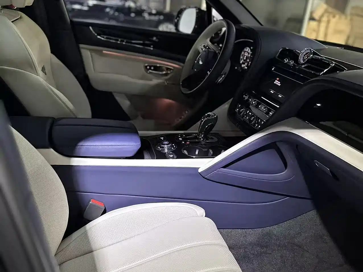 Bentley Bentayga 2025 2026 4.0T V8 Long Wheelbase Edition