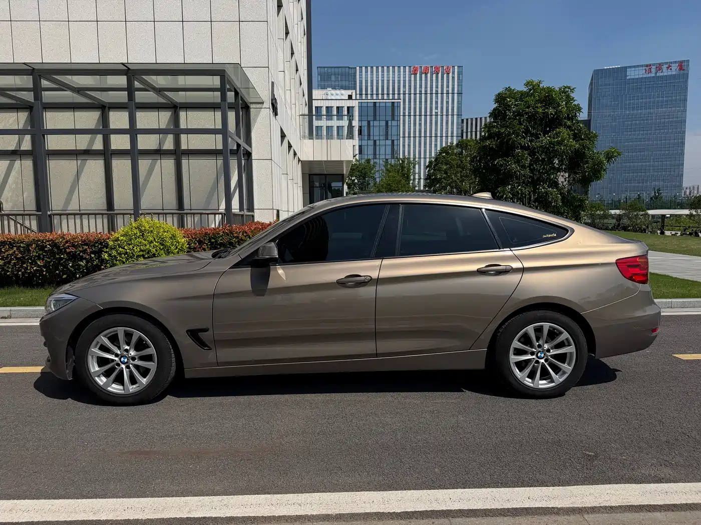BMW 3 Series GT 2016 320i Fashion Style фото 7