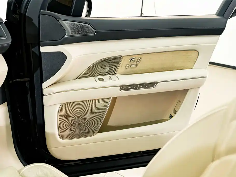 NIO ES8 2026 2025 Model 6-Seat Executive Luxury Edition