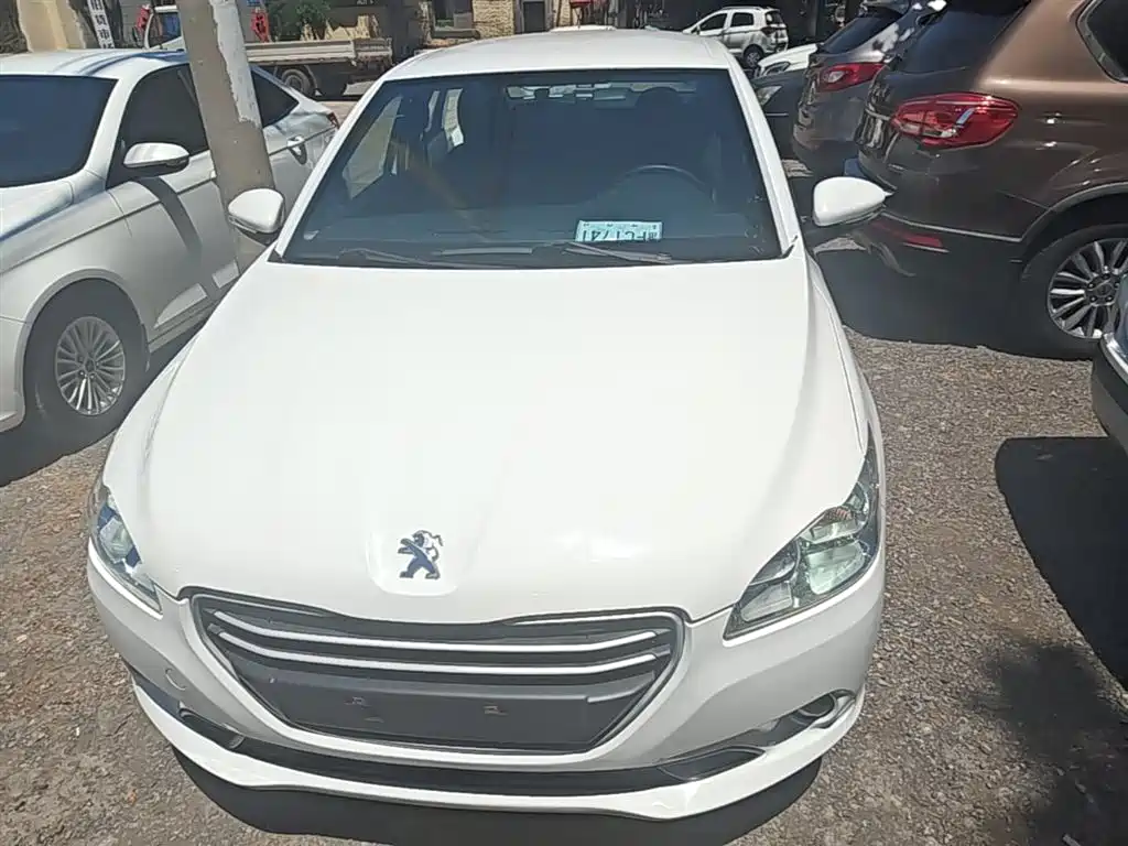 Peugeot 301 2014 1.6L Automatic Comfort Edition фото 3
