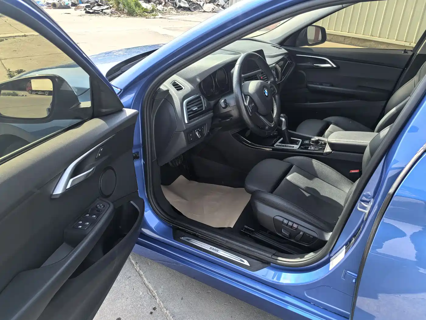 BMW 1 Series 2018 118i Sport Edition фото 7
