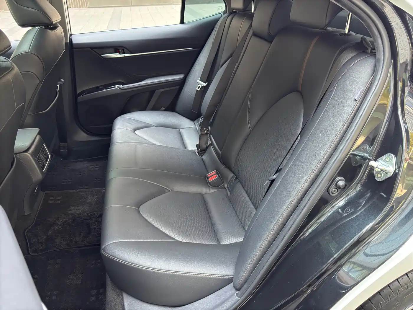 Toyota Camry 2023 2.0G Luxury Edition фото 14