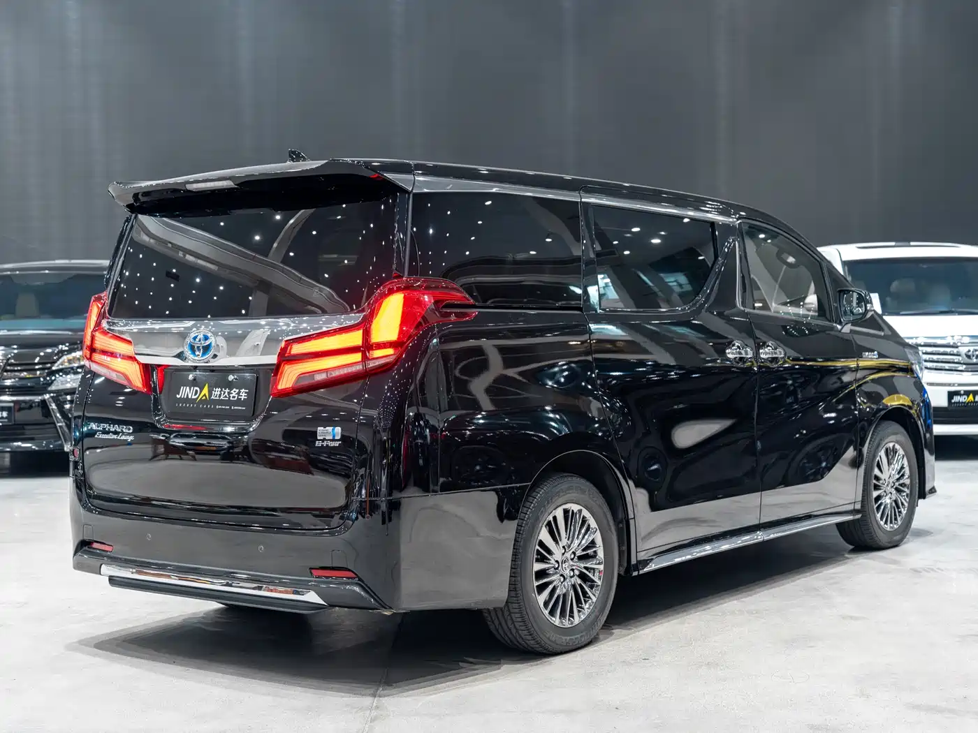 Toyota Alphard 2021 Hybrid 2.5L Ultimate фото 3