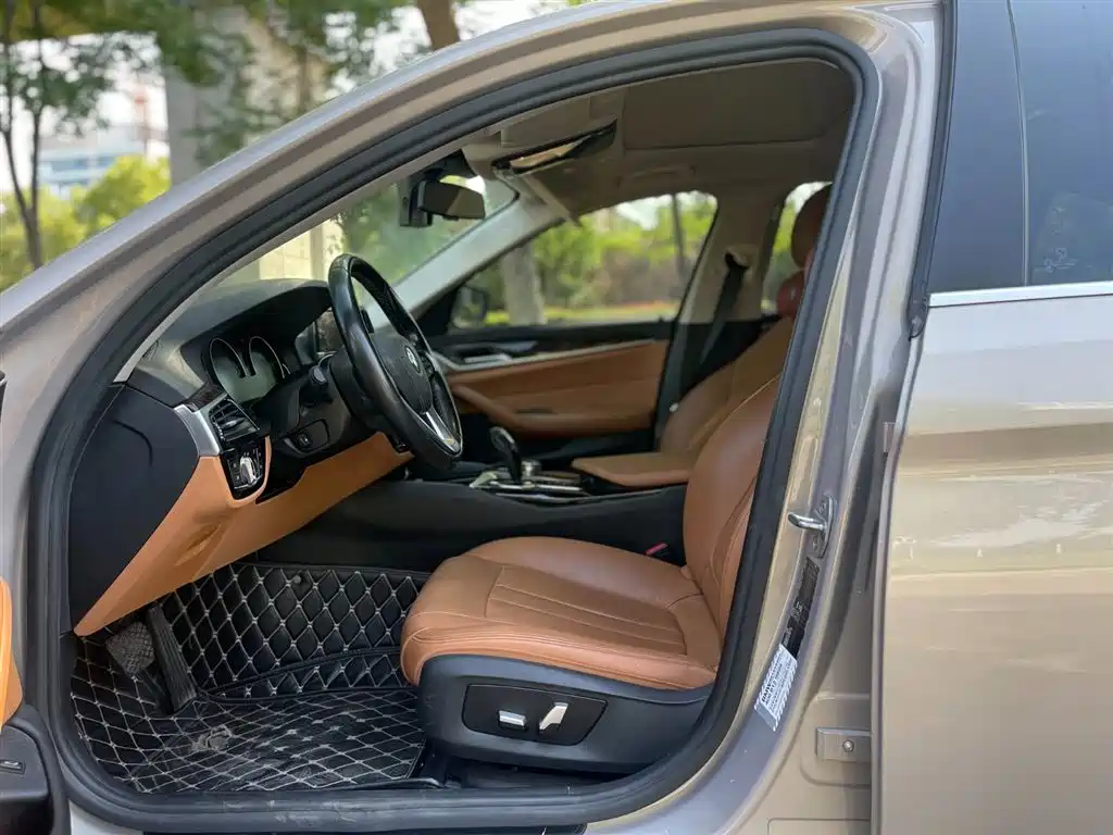 BMW 5 Series 2018 528Li Launch Special Edition фото 8