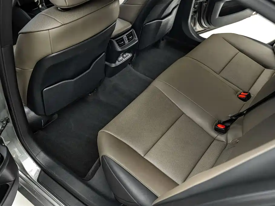 Lexus ES 2022 200 Excellence Edition фото 29