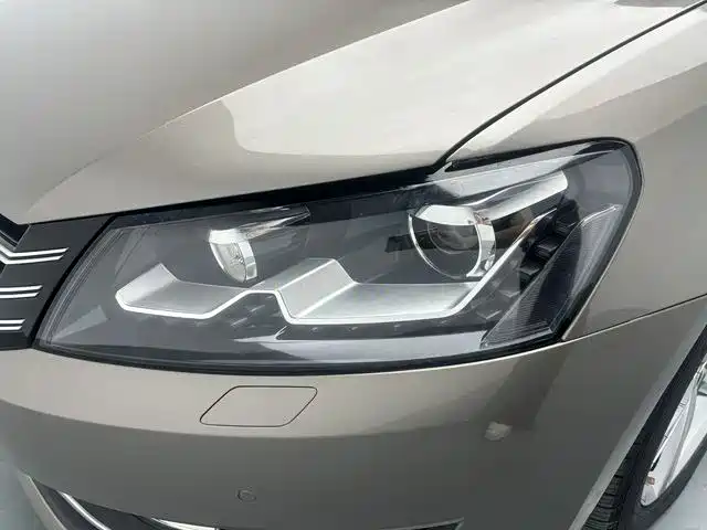 Volkswagen Passat 2015 1.8TSI DSG Prestige Edition фото 18