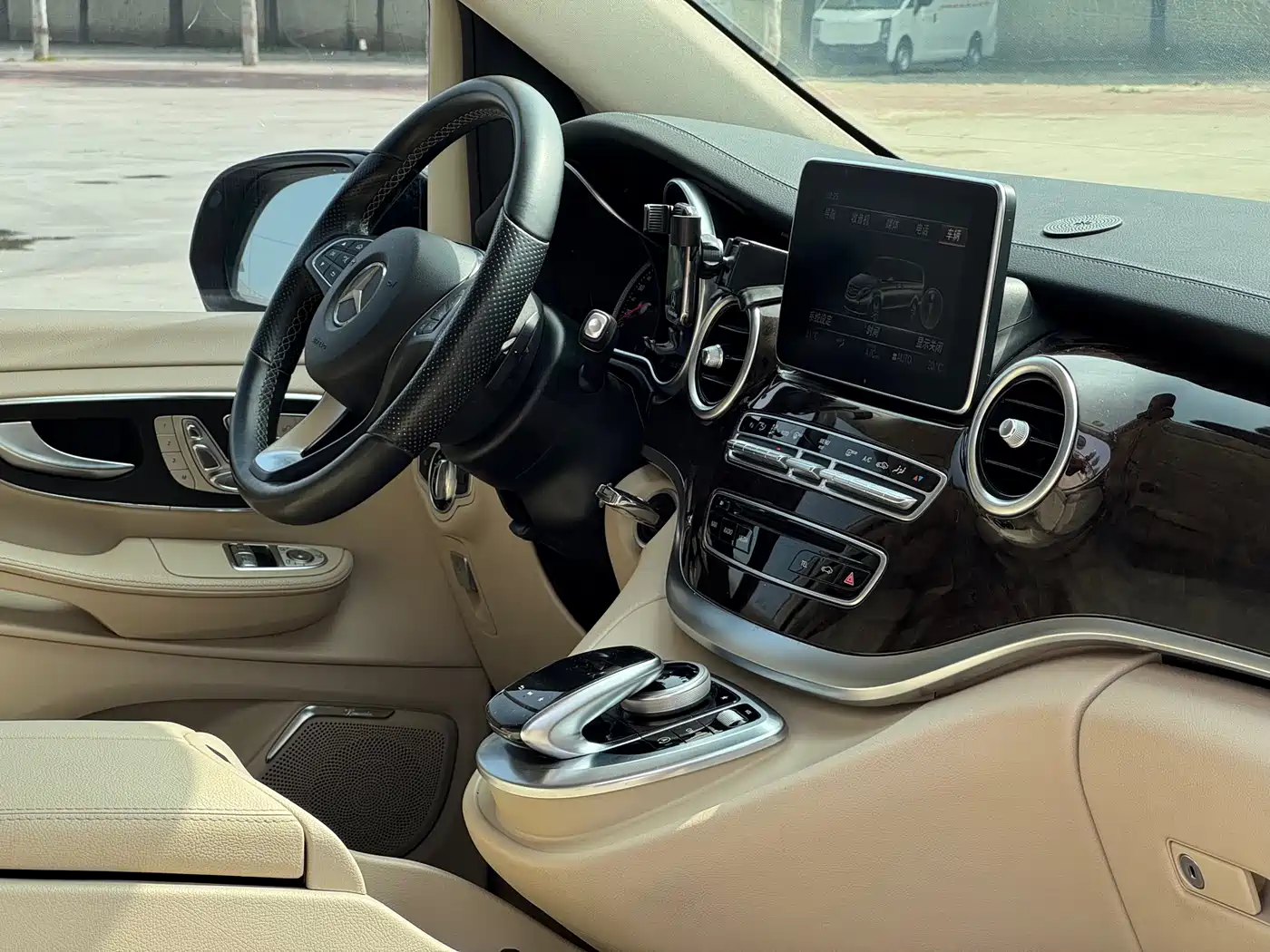 Mercedes-Benz V-Class 2016 V 260 L Premium Long фото 25