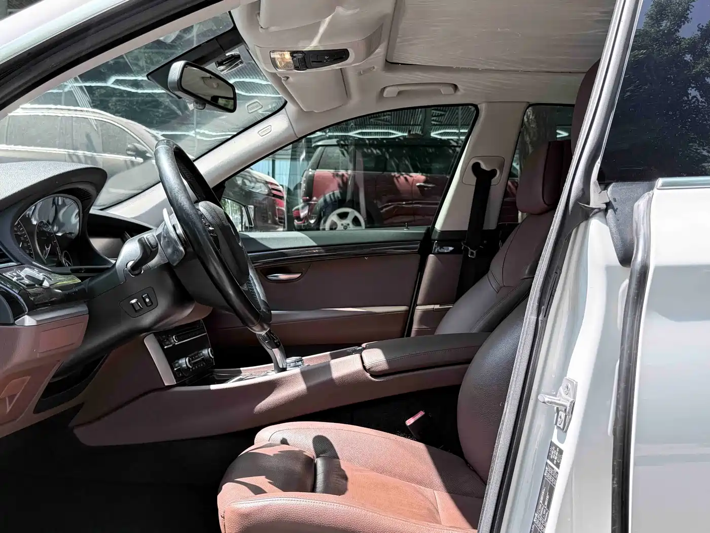 BMW 5 Series GT 2014 535i xDrive фото 4