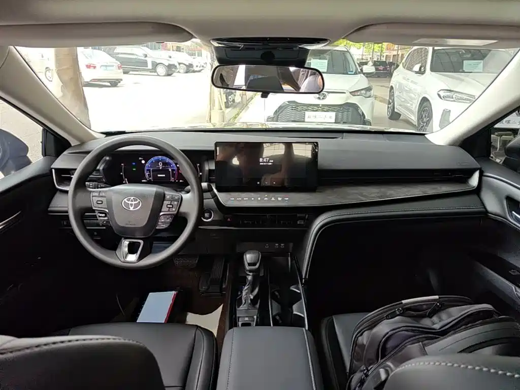 Toyota Camry 2024 2.0E Elite Edition фото 9