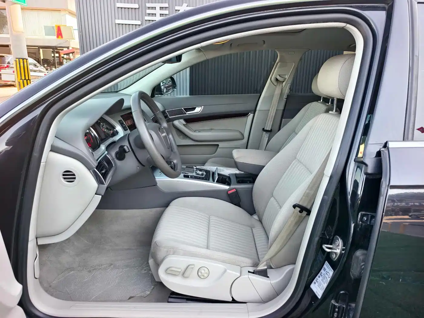 Audi A6L 2011 2.0 TFSI Automatic Comfort фото 9