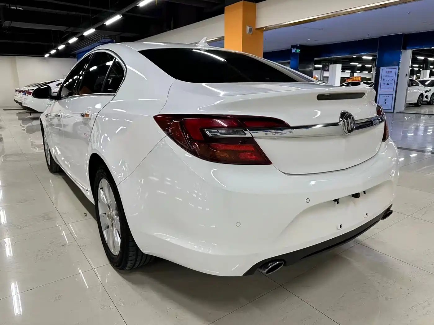 Buick Regal 2015 2.0L Elite Fashion Model фото 8