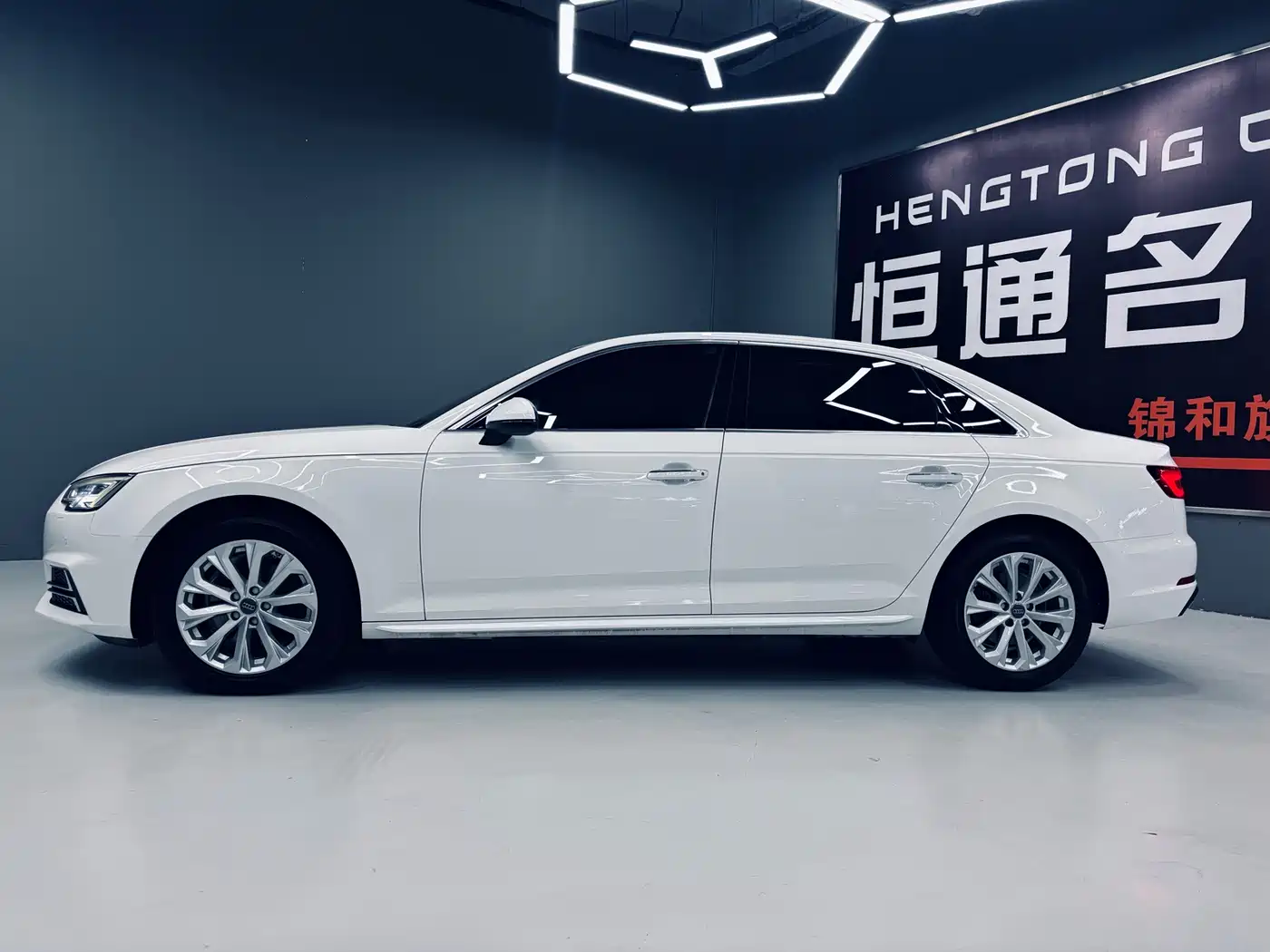 Audi A4L 2019 40 TFSI Fashion (China V) фото 2