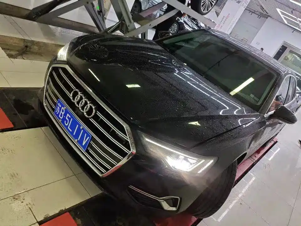 Фото 2 - Audi A6L