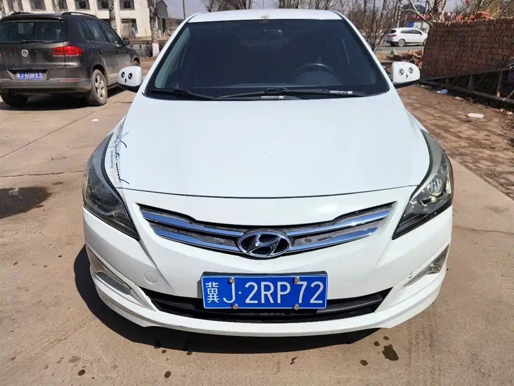 Hyundai Verna 2014 1.4L Manual Smart GLS фото 2